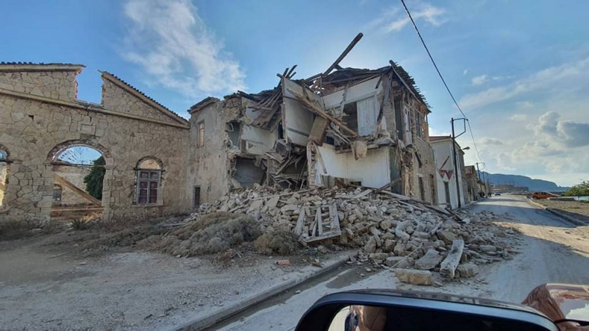 Τεράστιες καταστροφές στη Σάμο - Φόβοι για ισχυρούς μετασεισμούς