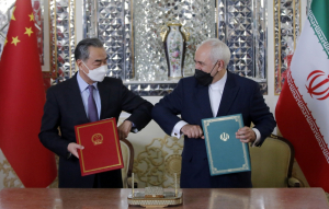 Ιράν και Κίνα υπέγραψαν 25ετή συμφωνία συνεργασίας