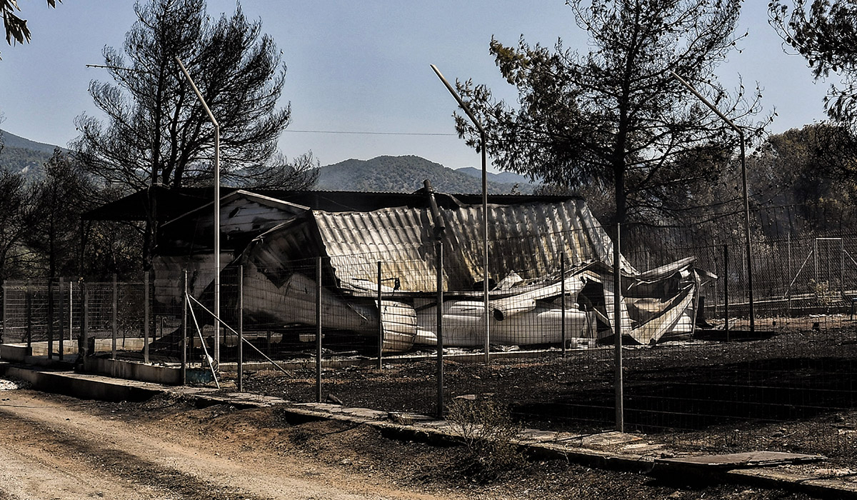 Φωτιά στο Λουτράκι: «Εικόνα βιβλικής καταστροφής», λέει αντιπεριφερειάρχης – Κάηκαν 40 σπίτια