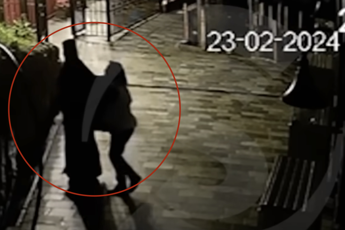 Νέο βίντεο από τη Μονή Αββακούμ: Δύο ύποπτοι κουβαλούν κρυφά αντικείμενο που μοιάζει με χρηματοκιβώτιο