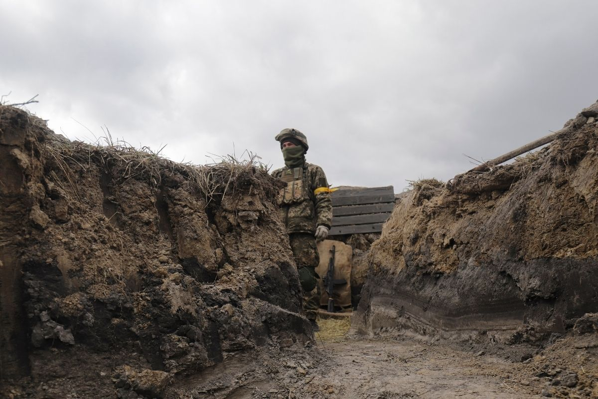  Η κυβέρνηση στέλνει στα κρυφά όπλα στην Ουκρανία; Ένας δύσκολος γρίφος.