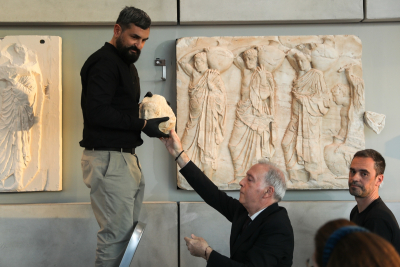 Από το Βατικανό στην Αθήνα: Στο μουσείο της Ακρόπολης τρία θραύσματα από τα Γλυπτά του Παρθενώνα