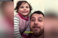 Συρία: Μαθαίνει στο παιδί του να γελά όταν ακούει βόμβα να πέφτει