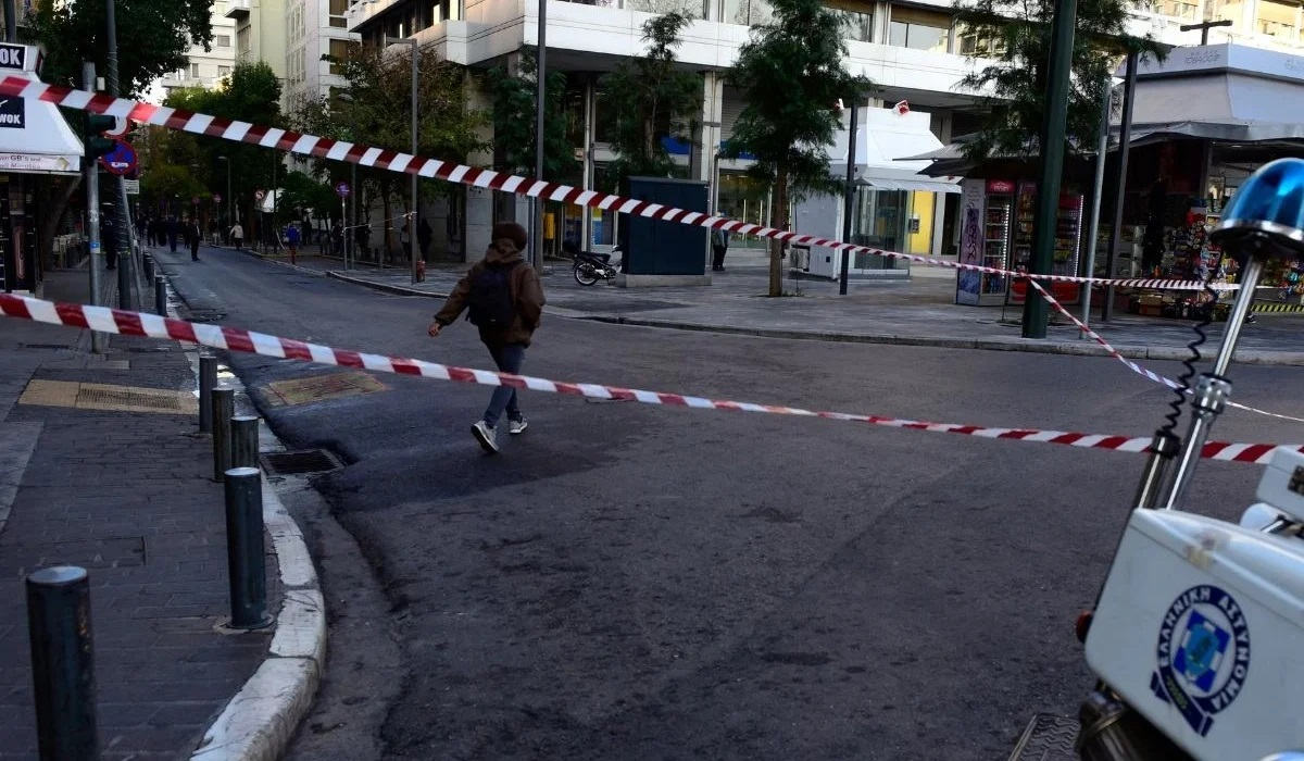 Αθήνα: Κλειστοί δρόμοι τώρα στο κέντρο - Πρόβλημα με αγωγούς της ΕΥΔΑΠ (χάρτης)