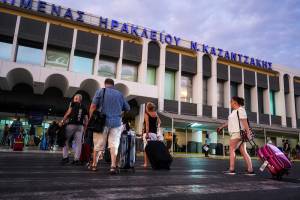 Άνοιξε το αεροδρόμιο στο Ηράκλειο - Αποκαταστάθηκαν οι ζημιές της κακοκαιρίας