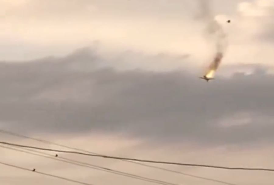Η Ουκρανία ανακοίνωσε την κατάρριψη ρωσικού βομβαρδιστικού βαθιά μέσα στη Ρωσία (Βίντεο)