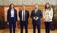 ΠΑΣΟΚ: Τους τρεις πρώτους υποψήφιους ευρωβουλευτές παρουσίασε ο Ανδρουλάκης