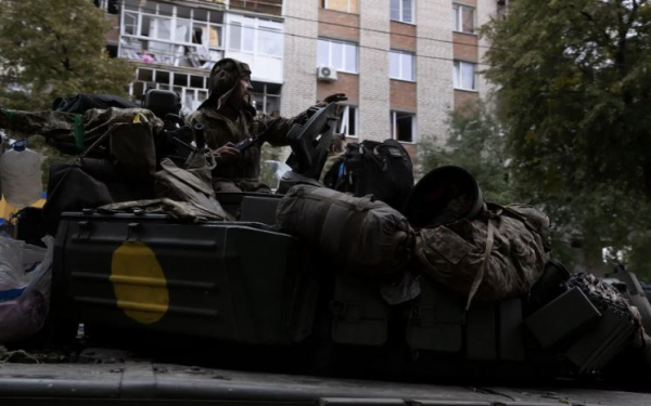 Ουκρανία: Τουλάχιστον 20 άμαχοι βρέθηκαν νεκροί από σφαίρες στα οχήματά τους κοντά στο Κουπιάνσκ