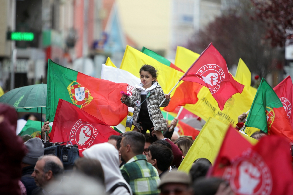 Εκλογές - γρίφος στην Πορτογαλία: Ισοδύναμες κεντροδεξιά και κεντροαριστερά, άνοδος της ακροδεξιάς