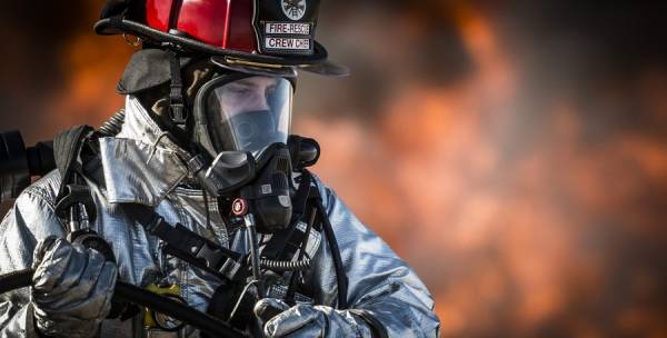 Οι πυροσβέστες προχώρησαν στην κατάσβεση της πυρκαγιάς στα Γρεβενά
