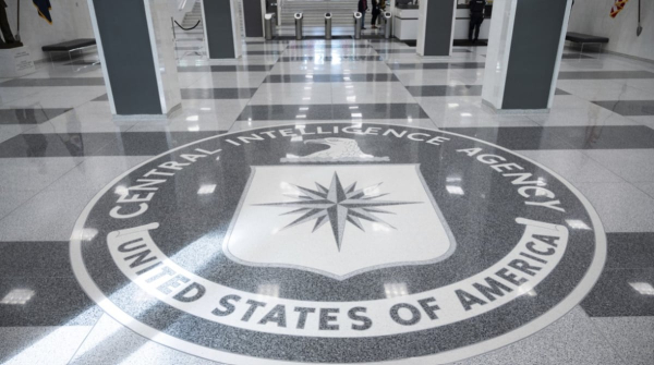 Η CIA στρατολογεί διπλούς πράκτορες στη Ρωσία και ο Πεσκόφ «τρολάρει» τις ΗΠΑ (Βίντεο)