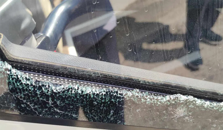 Κρήτη: Επιθέσεις με πέτρες σε λεωφορεία εν κινήσει – Τρόμος για οδηγούς και επιβάτες στο Ηράκλειο