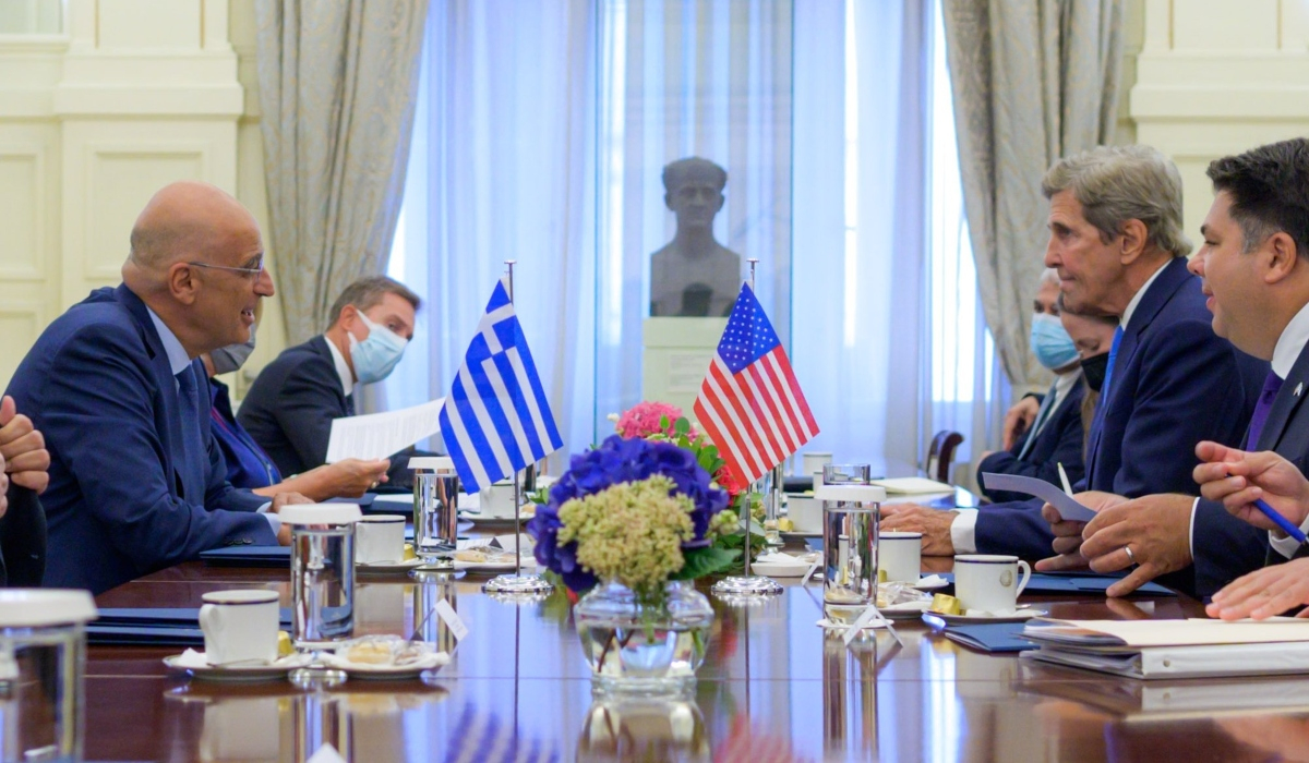 Συνάντηση Δένδια με Τζον Κέρι: Στο υψηλότερο επίπεδο όλων των εποχών οι σχέσεις Ελλάδας-ΗΠΑ