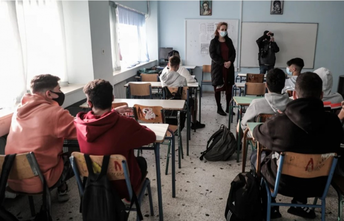 Βασιλακόπουλος: Να ανοίξουν κανονικά τα σχολεία - Να «κλείνονται» οι ανεμβολίαστοι