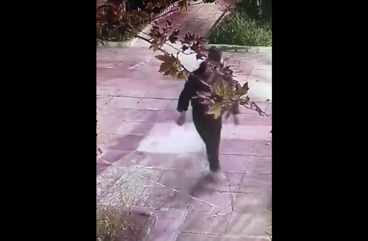 «Δράκος» των Εξαρχείων: Το βίντεο της πρώτης επίθεσης που τελικά τον ξεσκέπασε