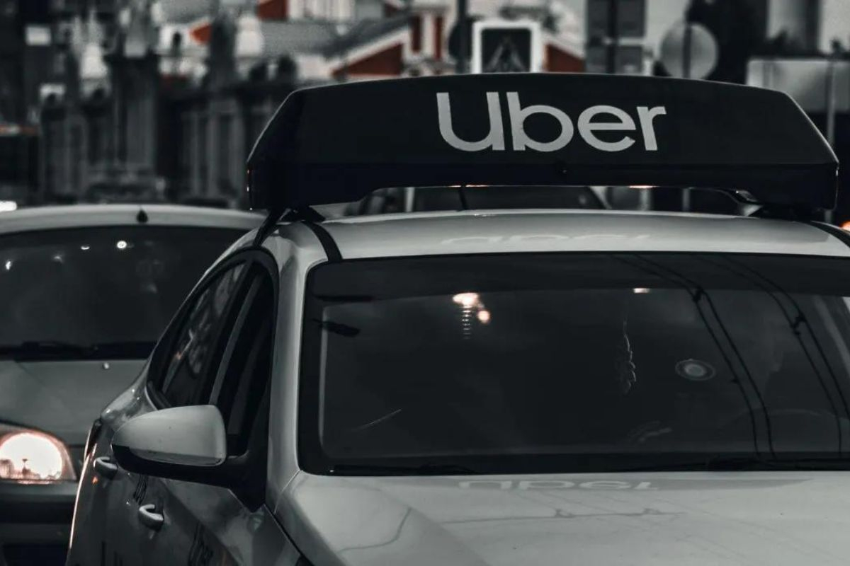 Σκάνδαλο Uber: Πληρωμένα media και μετοχές σε ιδιοκτήτες ΜΜΕ