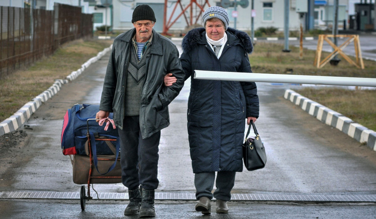 Ουκρανία: Κάτοικοι της Μαριούπολης προσπαθούν να διαφύγουν πεζή