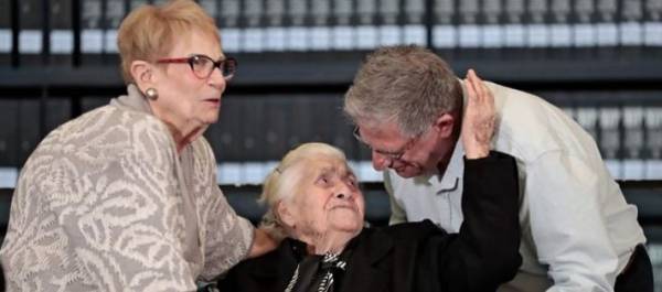 Η 92χρονη Ελληνίδα που έσωσε μια οικογένεια Εβραίων από τους Ναζί (video)