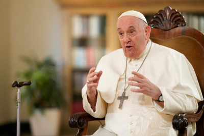 Πάπας: Εκφράζω την εγγύτητά μου σε όλους τους αδελφού που σήμερα γιορτάζουν το Πάσχα