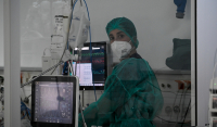 Κορονοϊός: Σοκάρει ακτινογραφία πνευμόνων 60χρονης - Πώς έγιναν μέσα σε 4 μέρες (Εικόνα)