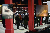 Δύσκολες ώρες για τον αστυνομικό: Αποκαλυπτικά βίντεο από την εμπόλεμη ζώνη στου Ρέντη