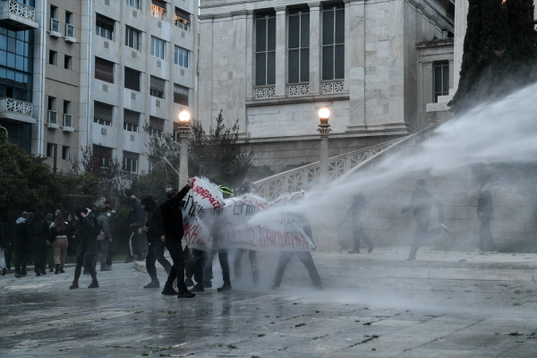 Επεισόδια σε πορεία για τον Κουφοντίνα στην Αθήνα