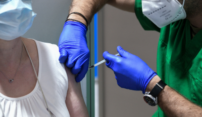 Το πρώτο μέτρο για εμβολιασμένους - Μόνο με rapid test στον οδοντίατρο
