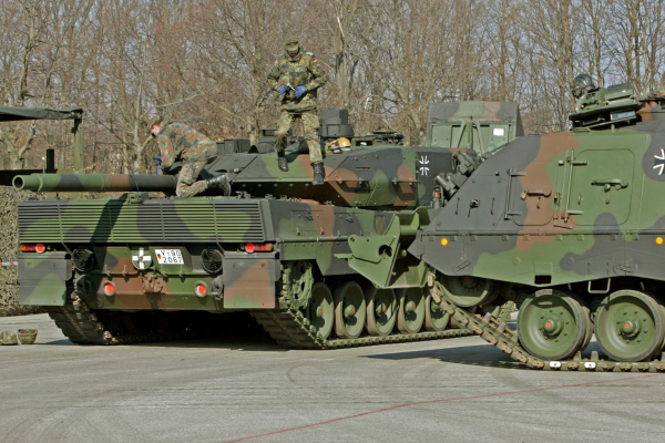 «Γονάτισε» η Γερμανία - Σολτς: Οριστικά στην Ουκρανία 14 Leopard 2