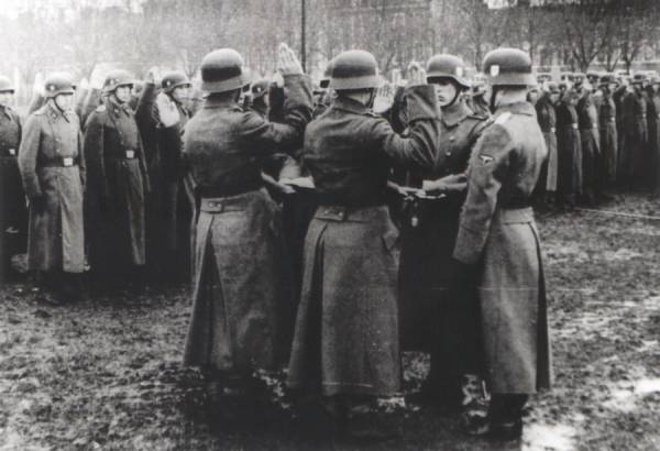 Η Γερμανία πληρώνει σήμερα με συντάξεις συνεργάτες των SS του Χίτλερ