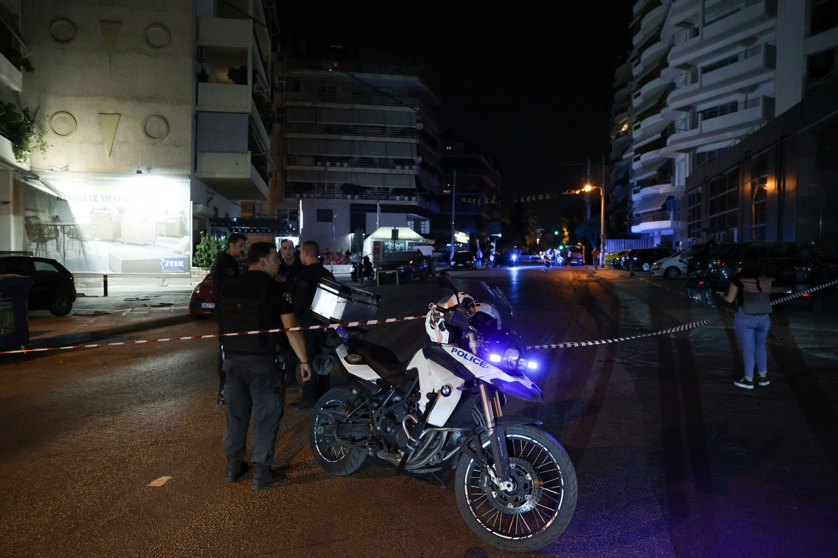 Διπλό Φαρ Ουέστ στην Αθήνα: Ένας νεκρός και τέσσερις τραυματίες, οι δυο αστυνομικοί