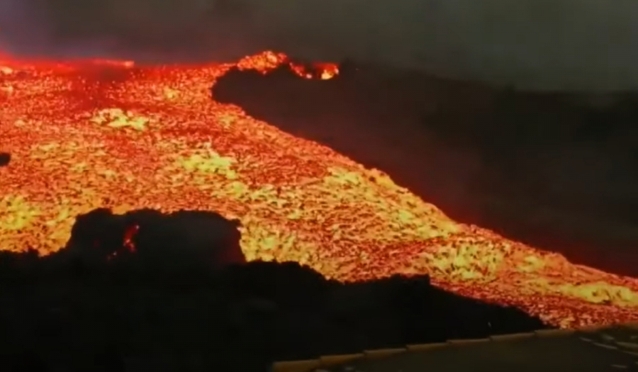 Κούμπρε Βιέχα: Συνεχίζεται η καταστροφική δραστηριότητα του ηφαιστείου για 10η εβδομάδα