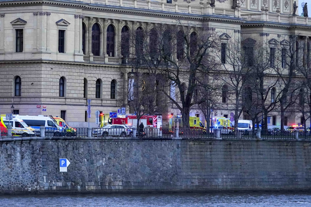 Τσεχία: Σε σοκ η χώρα μετά το μακελειό στην Πράγα – Ημέρα εθνικού πένθους η σημερινή