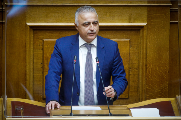 Τσαβδαρίδης: «Η τυμβωρυχία και ο ευτελισμός των κοινοβουλευτικών διαδικασιών, έχει ονοματεπώνυμο: Ζωή Κωνσταντοπούλου»