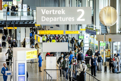 Ολλανδία: Θετικοί στη μετάλλαξη «Ο» 13 επιβάτες πτήσεων από τη Νότιο Αφρική