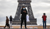 Κορονοϊός: Έσπασε το φράγμα των 100.000 ημερήσιων κρουσμάτων στη Γαλλία