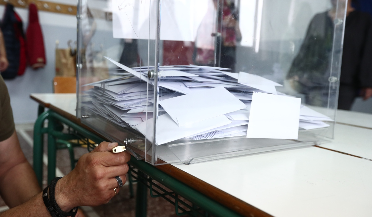 Δημοσκόπηση GPO: Κυριαρχία ΝΔ με 43,9% και επτακομματική Βουλή - Στο 20,9% ο ΣΥΡΙΖΑ