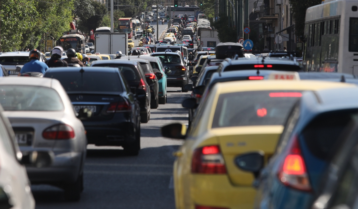 Γιατί ακρίβυναν τα ασφάλιστρα αυτοκινήτου - Οι περιοχές με τις υψηλότερες τιμές
