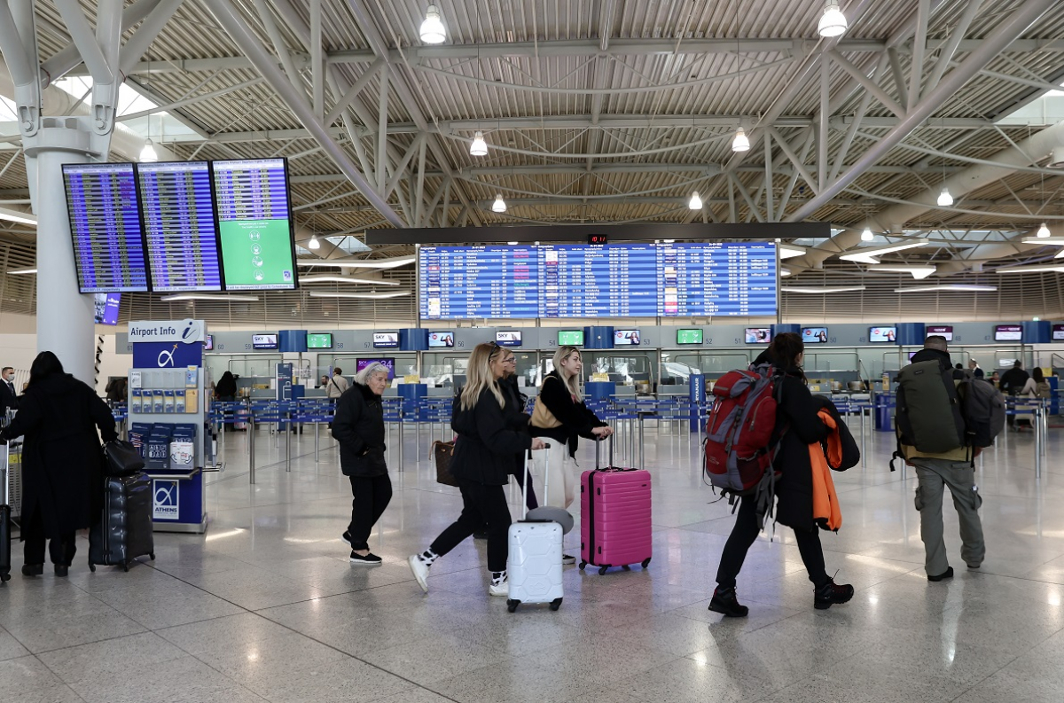 Χρονιά ρεκόρ το 2023 για τα ελληνικά αεροδρόμια