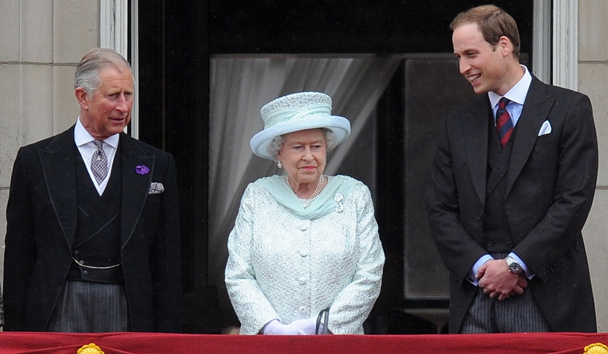 Βασίλισσα Ελισάβετ: Κάρολος ή Ουίλιαμ; Ποιον είχε «δείξει» για διάδοχο