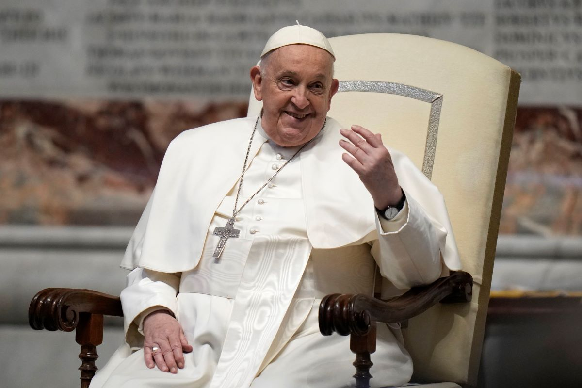 Τα «γεράκια» της Ευρώπης επιτίθενται ανελέητα στον Πάπα για τις θέσεις του για την Ουκρανία