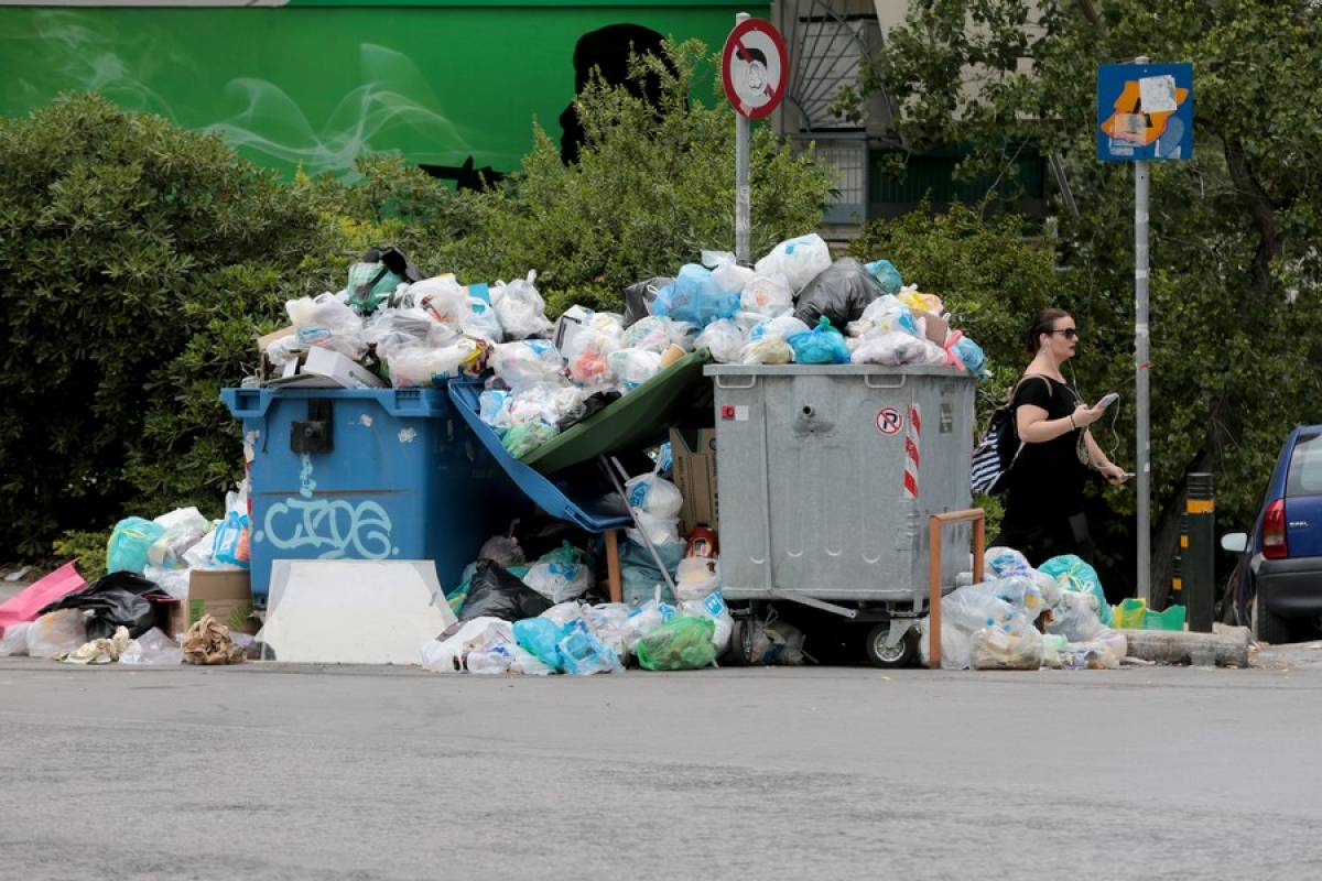 48ωρη απεργία της ΠΟΕ-ΟΤΑ-Στοιβάζονται τα σκουπίδια στους δρόμους