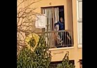 Κύπρο: Αντρας ξυλοκοπεί τη σύντροφό του και τον σκύλο τους στο μπαλκόνι