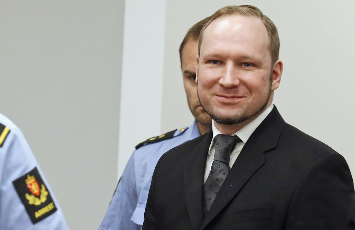 Νορβηγία: Ο μακελάρης Μπρέιβικ θέλει να τελειώσει η απομόνωσή του στις φυλακές