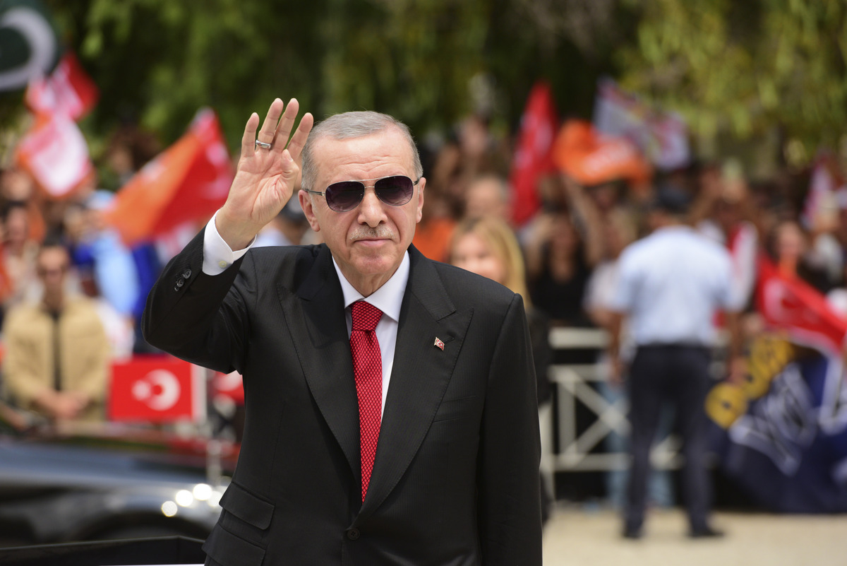      Ερντογάν: Αν η Ελλάδα δεν θέλει ειρήνη στο Αιγαίο τότε θα εφαρμόσουμε άλλες πολιτικές.