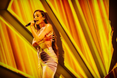Eurovision 2022: Η Ανδρομάχη σαν τη θεά Αφροδίτη για την Κύπρο και τα τεχνικά προβλήματα