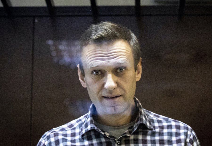 Ναβάλνι: Αρνήθηκε να εγκαταλείψει το κελί του – Μεταφέρθηκε δια της βίας στον ανακριτή