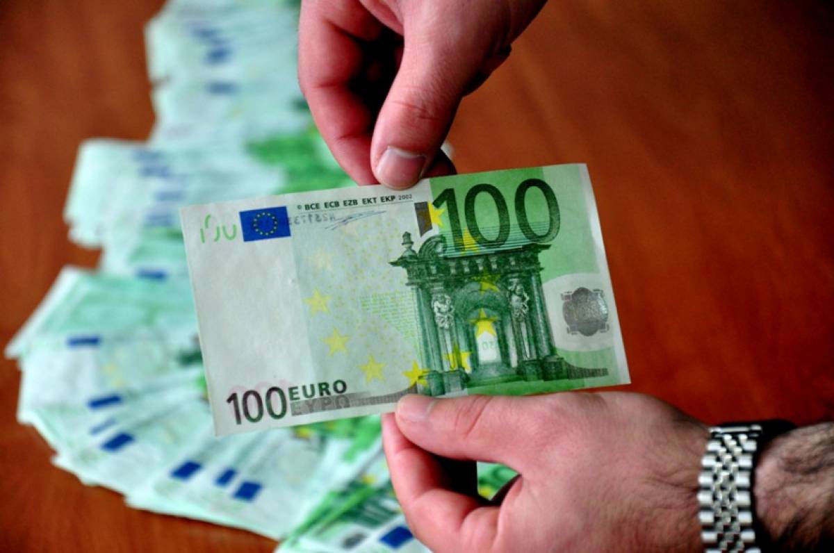 Τέλος τα μετρητά για συναλλαγές πάνω από 200 ευρώ