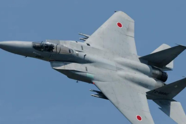Ιαπωνία: Εντοπίστηκαν συντρίμμια και ο ένας χειριστής του μαχητικού F-15 που χάθηκε χθες από το ραντάρ