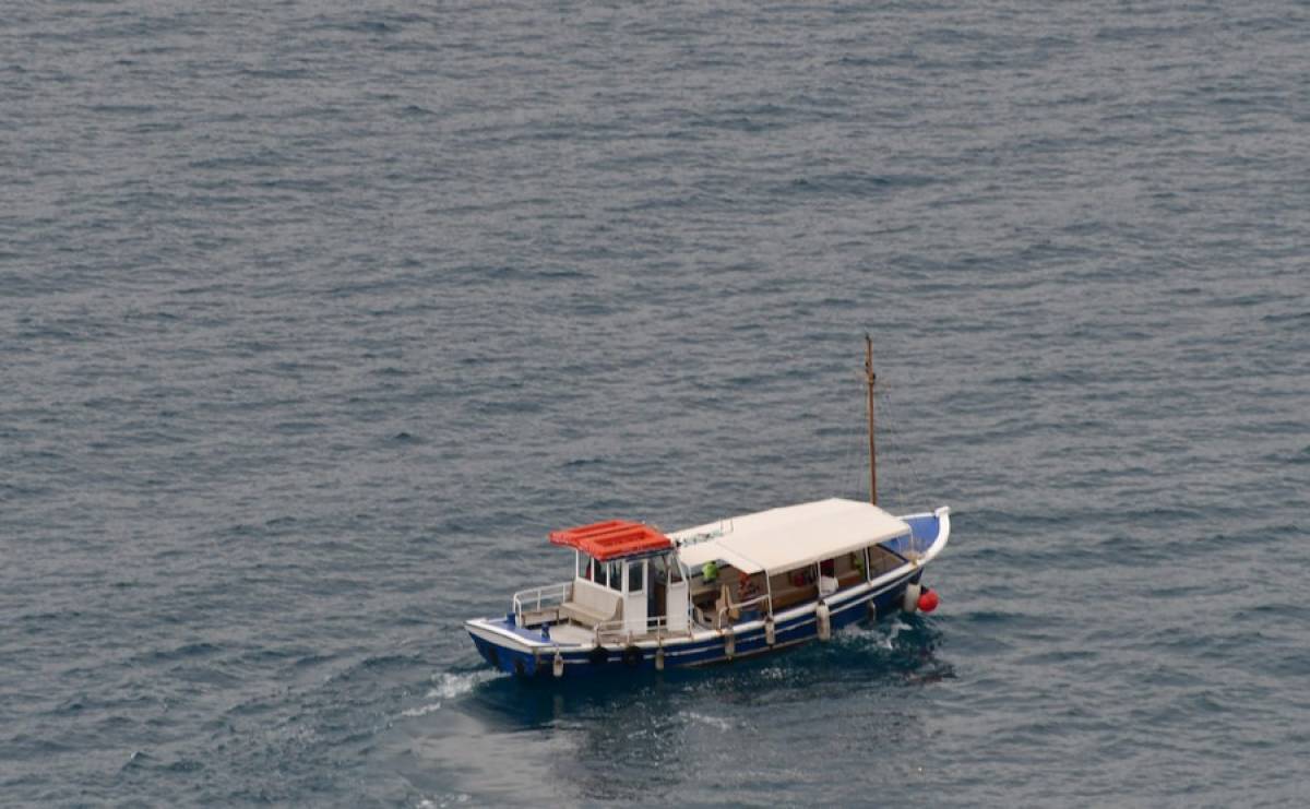 Σύγκρουση τουριστικού σκάφους με αλιευτικό στη Ζάκυνθο