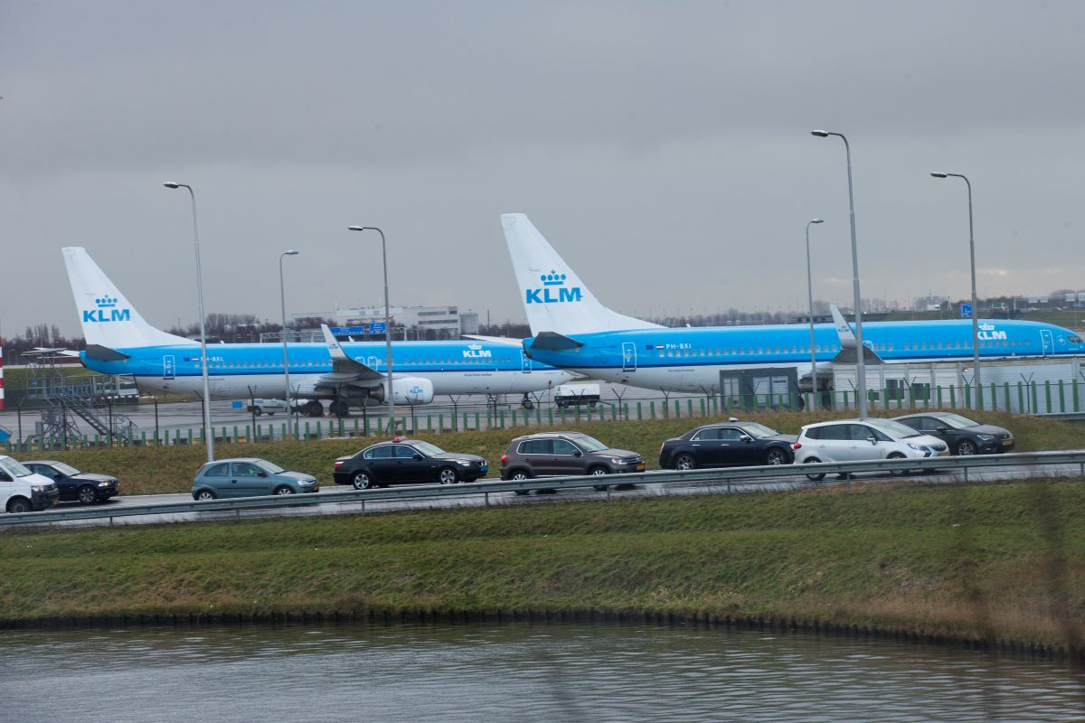 Φρικτό δυστύχημα στο Άμστερνταμ: Κινητήρας αεροπλάνου της KLM «ρούφηξε» άνθρωπο